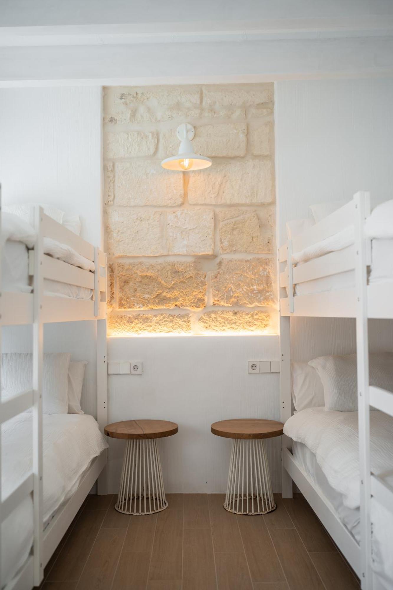 Llonga'S Hostel Ситадела Екстериор снимка
