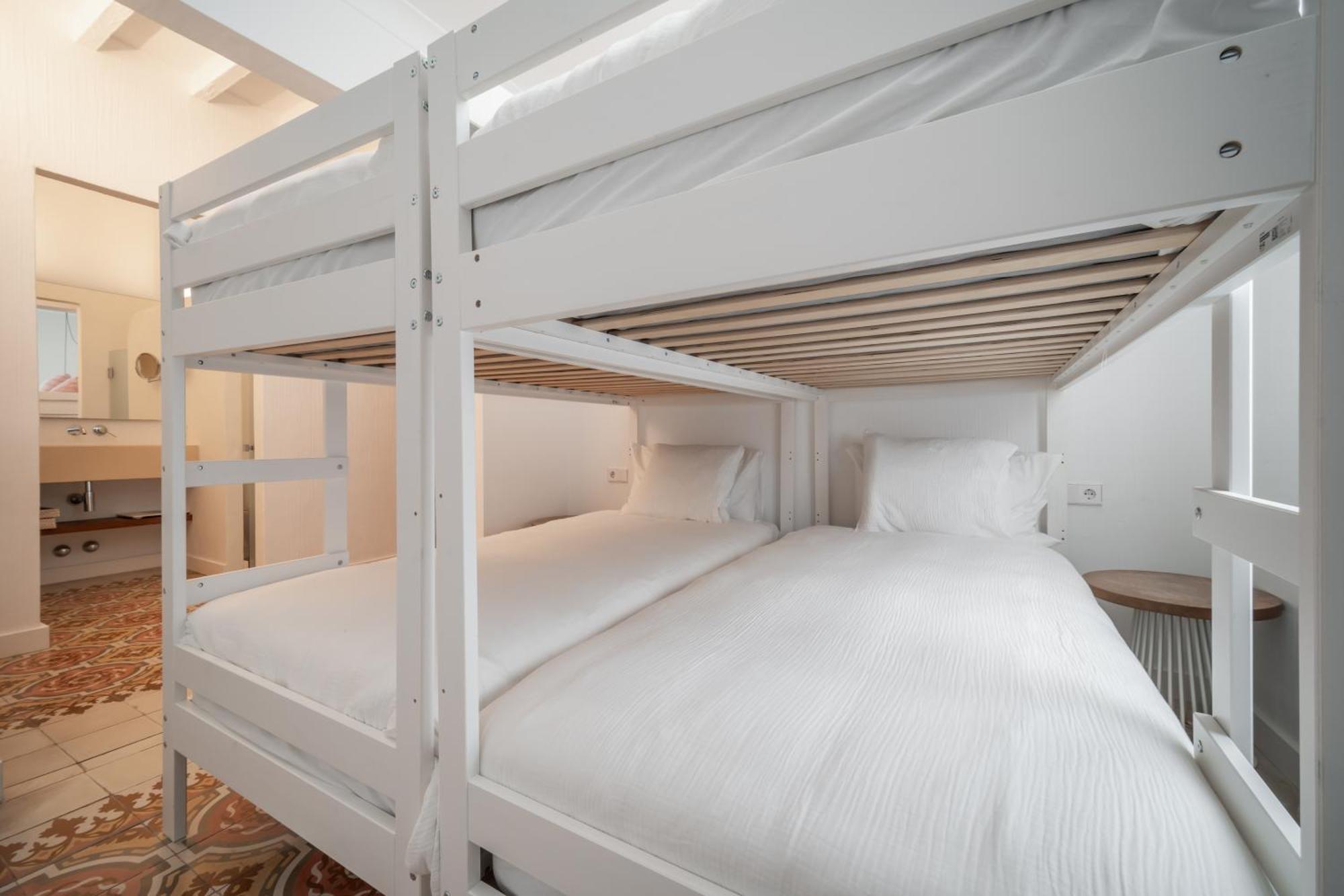 Llonga'S Hostel Ситадела Екстериор снимка