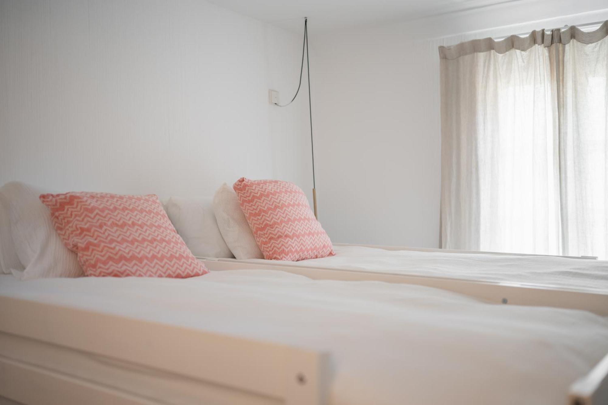 Llonga'S Hostel Ситадела Екстериор снимка