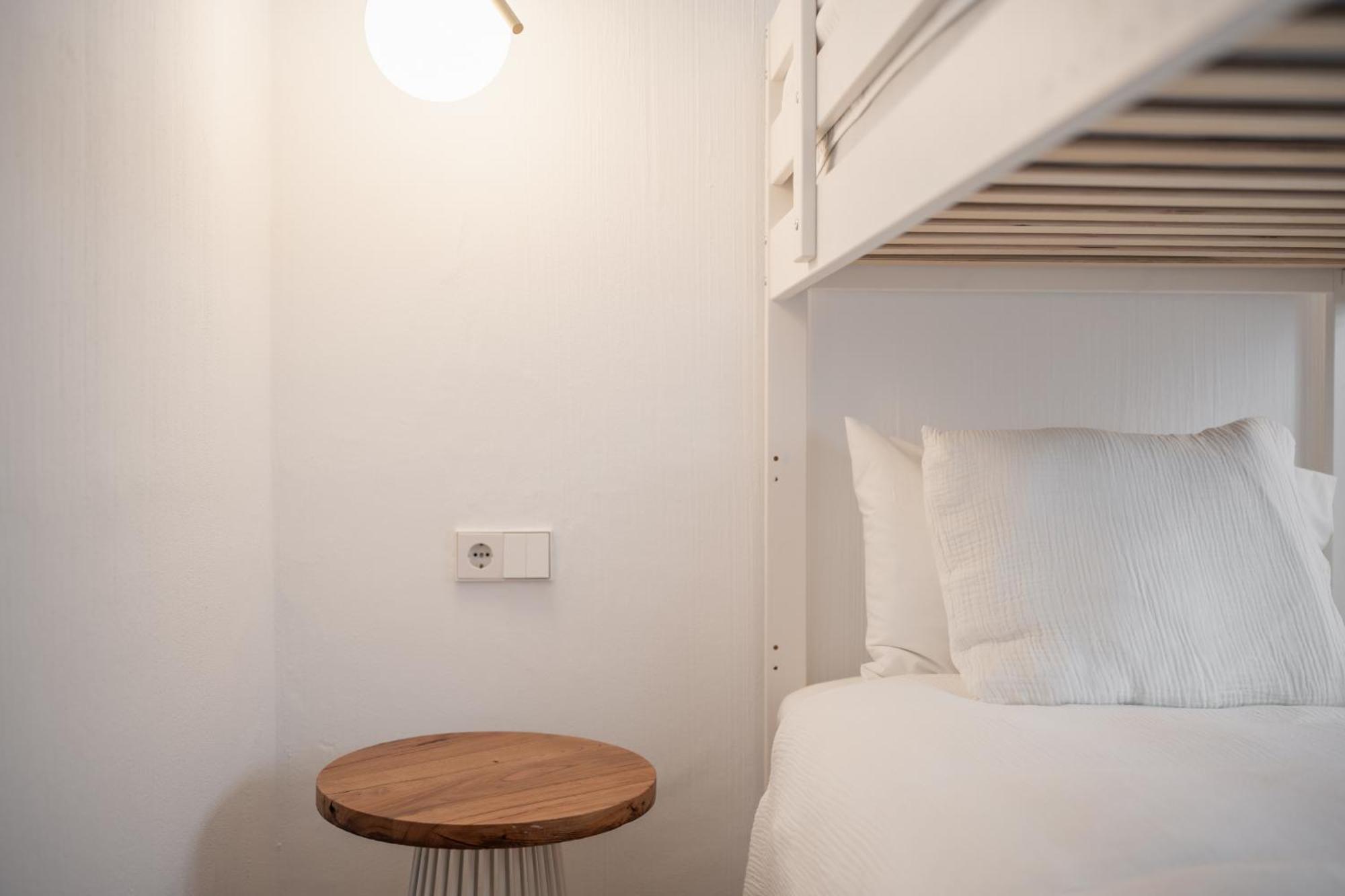 Llonga'S Hostel Ситадела Екстериор снимка