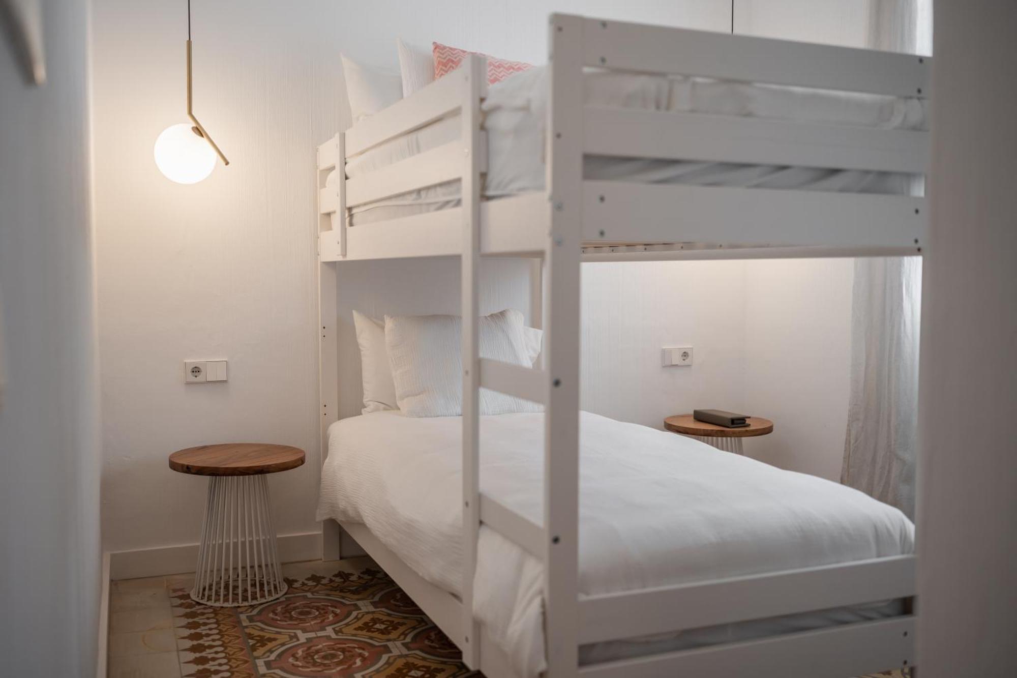 Llonga'S Hostel Ситадела Екстериор снимка