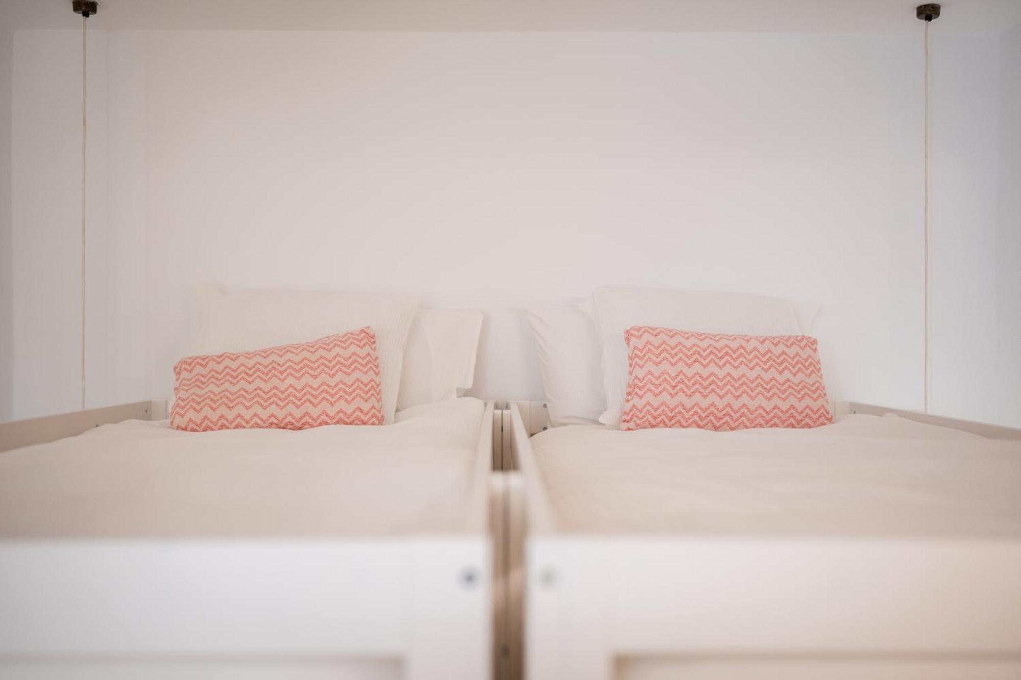 Llonga'S Hostel Ситадела Екстериор снимка
