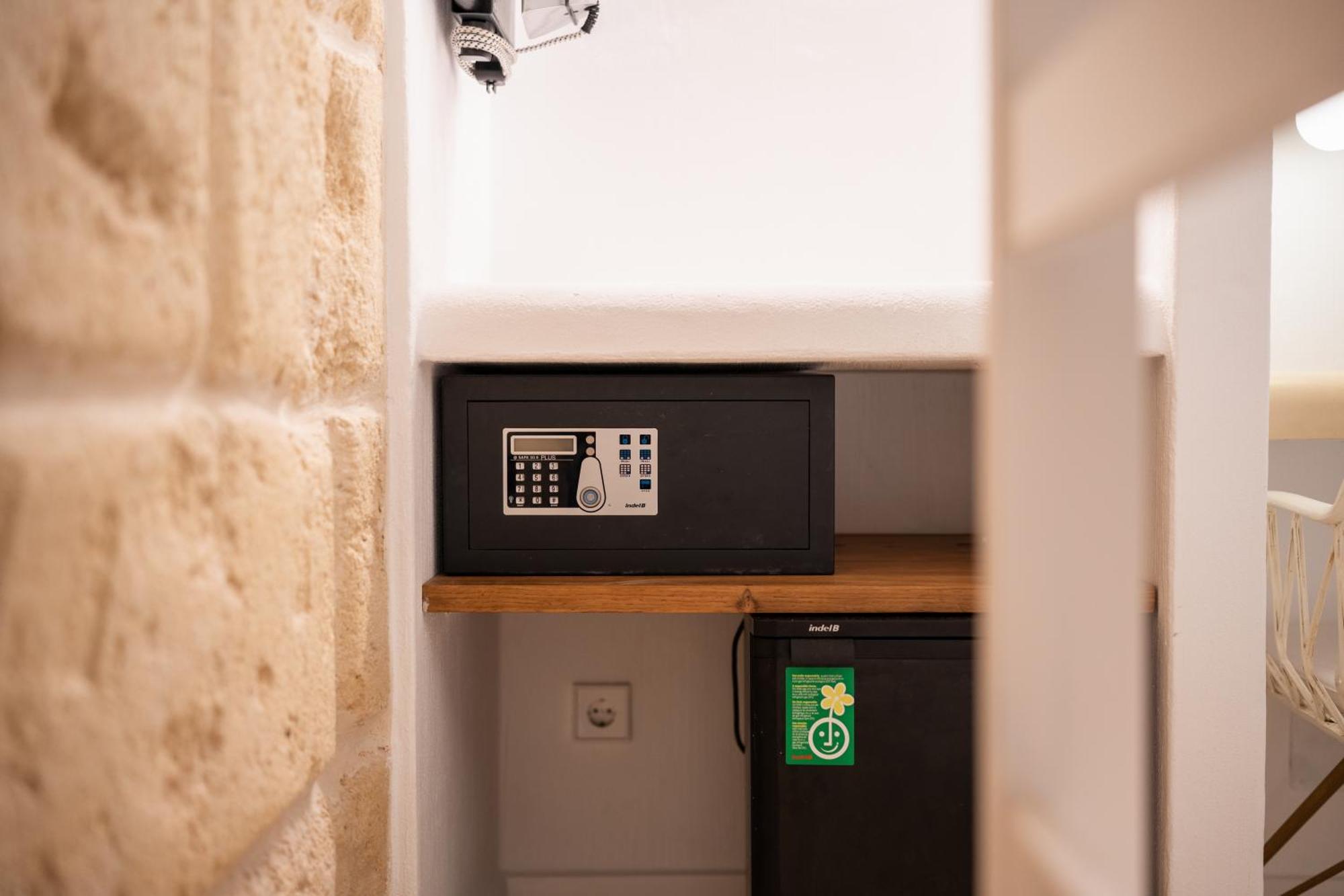 Llonga'S Hostel Ситадела Екстериор снимка