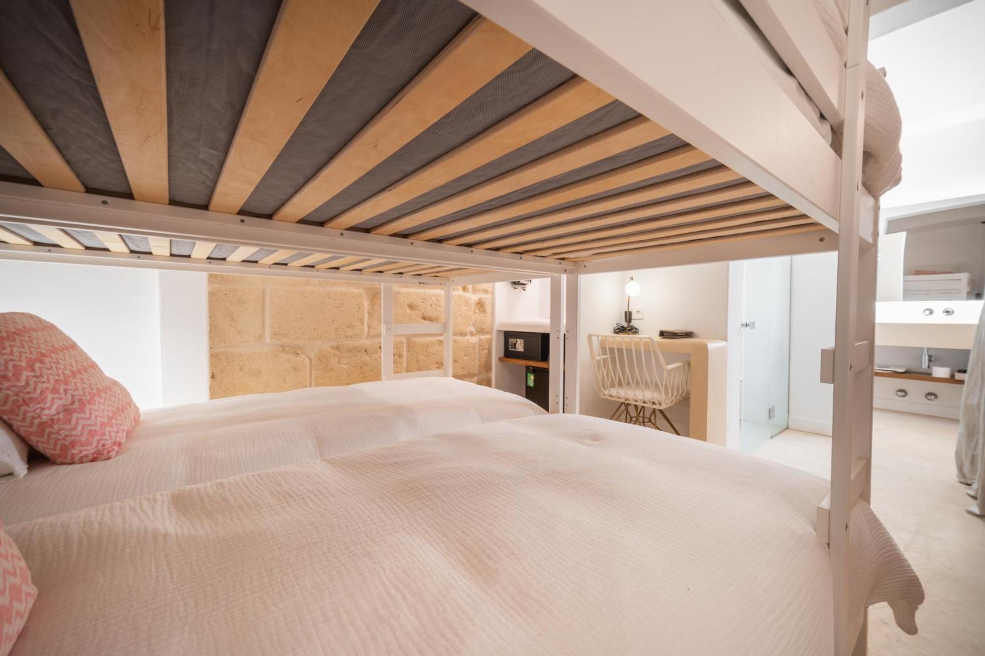 Llonga'S Hostel Ситадела Екстериор снимка