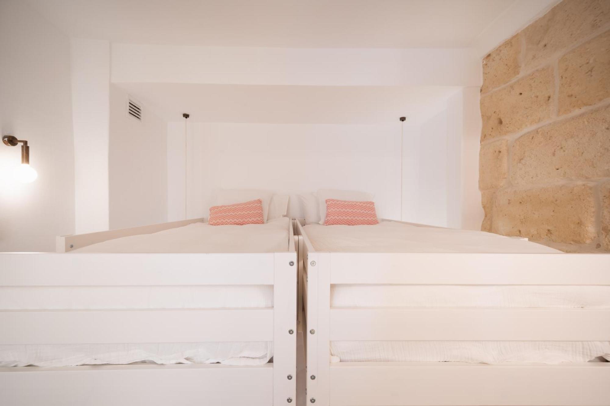 Llonga'S Hostel Ситадела Екстериор снимка
